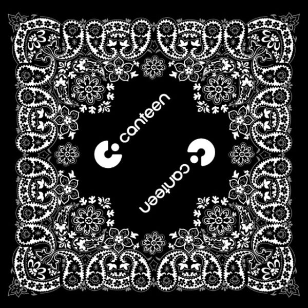 A wide shot photo of the Mexican Black bandana